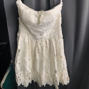 San Souci white lace flower dress size L